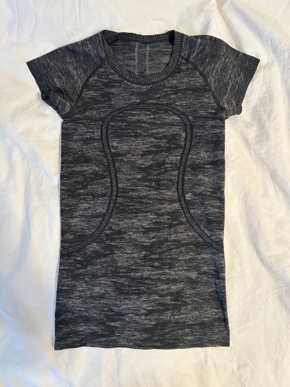 Lululemon Swiftly Tech Short-Sleeve Shirt 2.0
Hip Length
